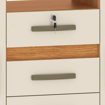 2 portas e 4 gavetas.