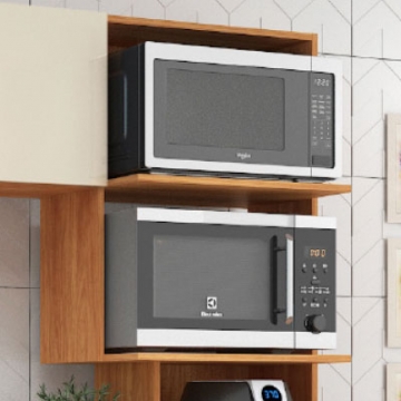 Espacio para horno y microondas.