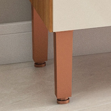 Pies de color cobre.