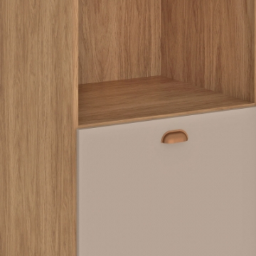 Caixa MDP 12mm e frentes 15mm.