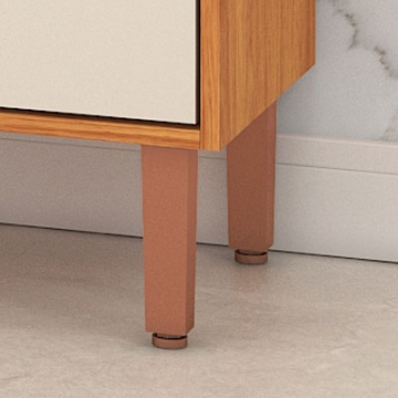 Pies con ajuste de altura.