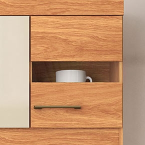 Una puerta con cristal.