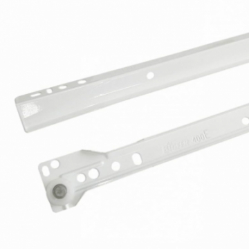 Bisagras y guías metálicas.