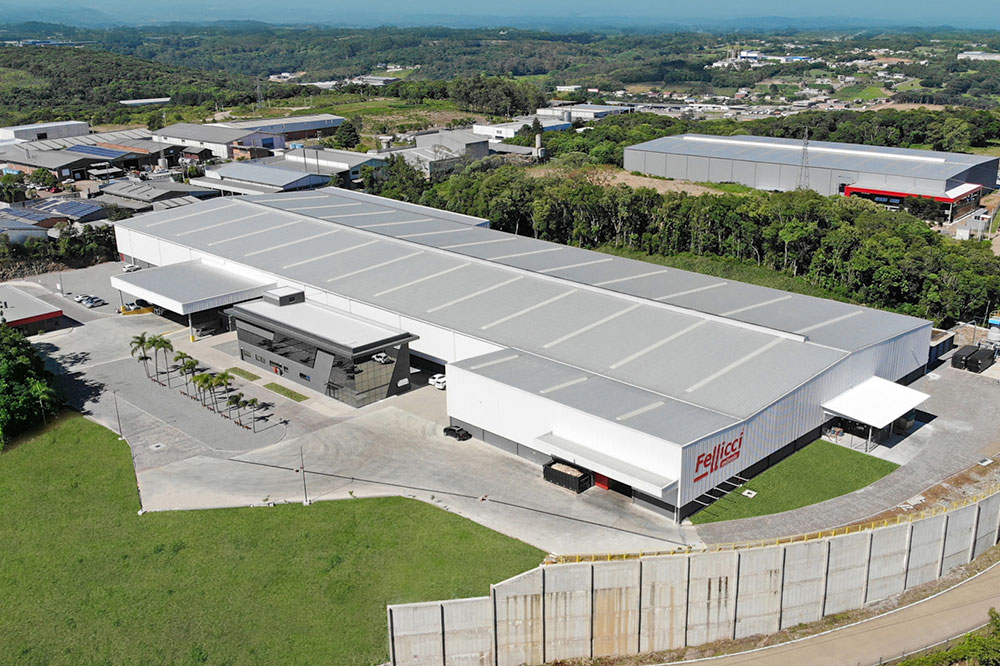 Vista aérea do parque fabril da Fellicci Móveis